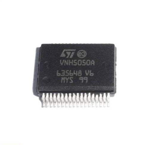 Shenzhen KWM 24AA64T EPROM Memory IC 8-SOIC 24AA64T-I/SN