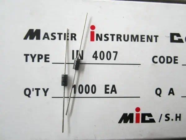 KWM Original new Diode Standard 1000 V 1A DO-41 1N4007 integrated Circuit IC Chip in stock